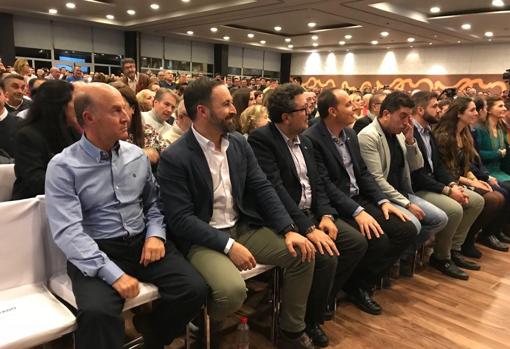 El expresidente, Julio Vao, junto a Santiago Abascal, Francisco Serrano y Francisco Ocaña, durante un mitin en Granada.