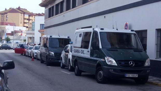 La Guardia Civil interviene 3,3 toneladas de hachís en la costa de Tarifa