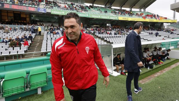 Córdoba CF | Rafa Navarro: «Cuando vives este tipo de partidos comprendes el 'viejazo' que tienen algunos entrenadores»
