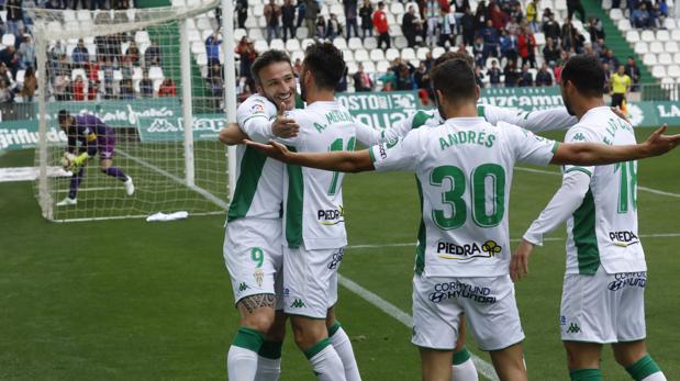 El Córdoba CF consigue una vida extra ante el RCD Mallorca (3-2)