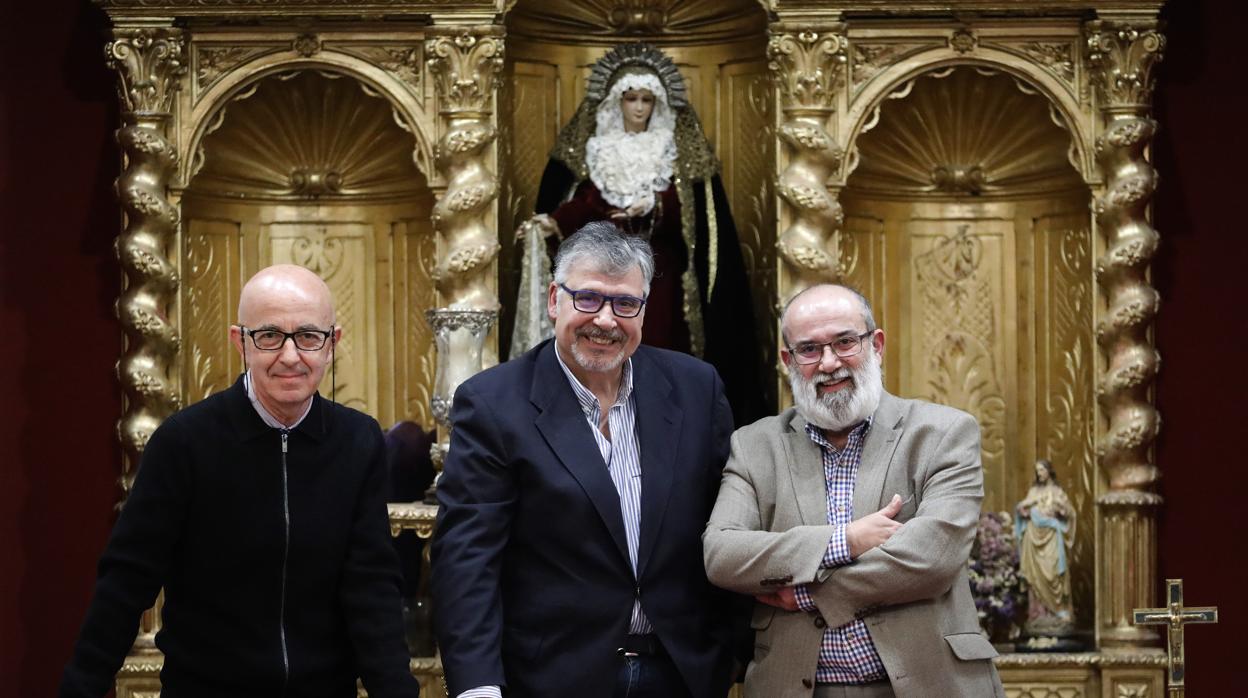 Miguel Ángel de Abajo, Antonio Capdevila y Ángel María Varo, en la Agrupación de Cofradías