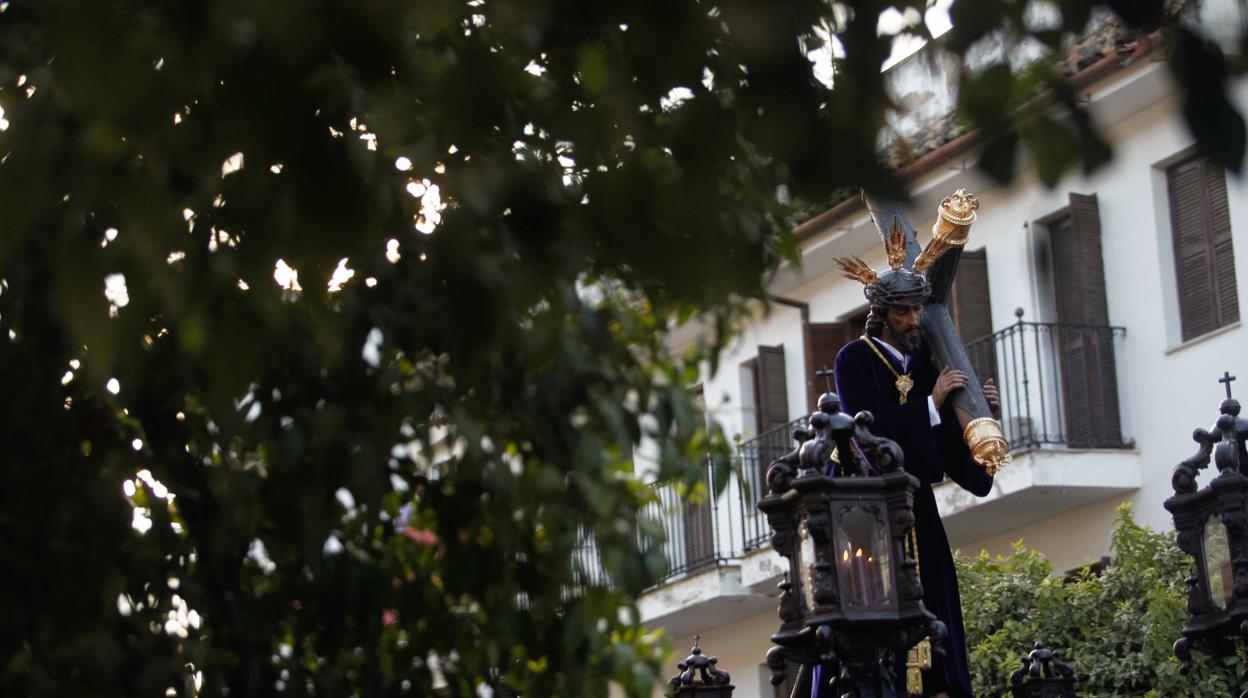 Nuestro Padre Jesús de la Pasión durante su salida procesional el Miércoles Santo en Córdoba