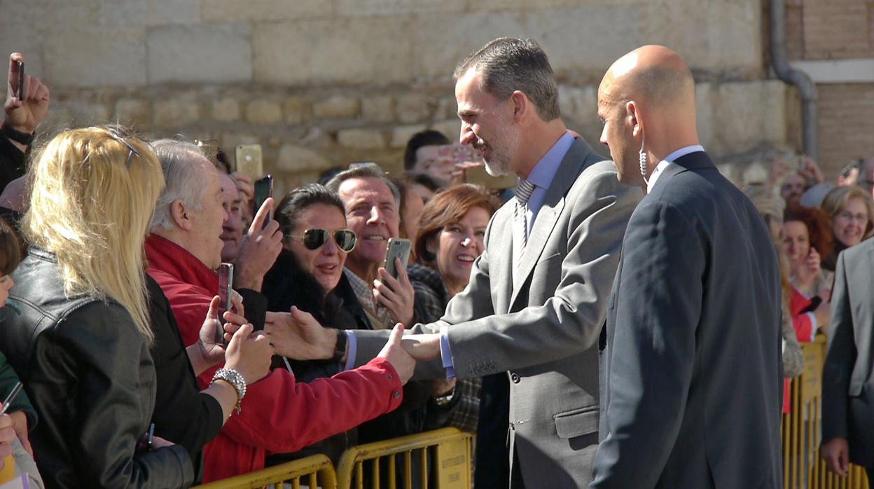 Centenares de personas han aclamado al Rey durante su visita a Jaén