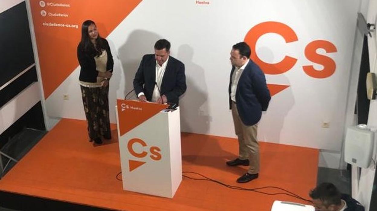 Un momento de la comparecencia de Santos en su presentación