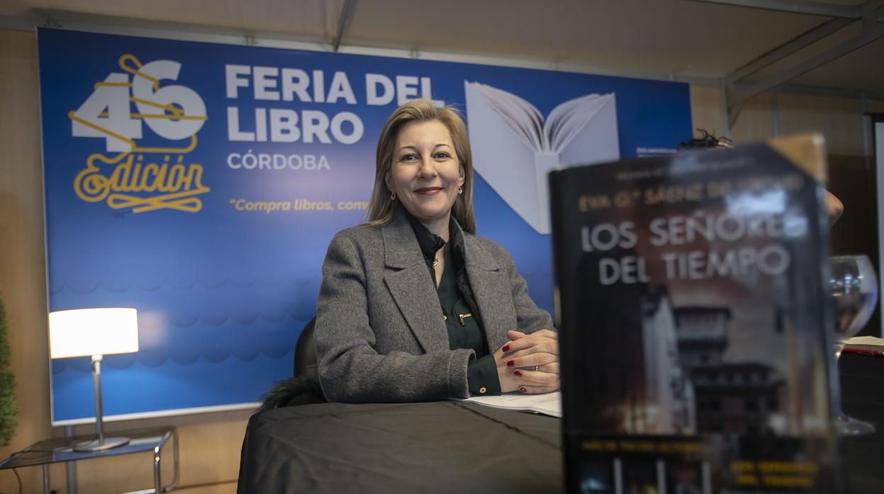 La escritora Eva García Sáenz en la presentación de su último libro