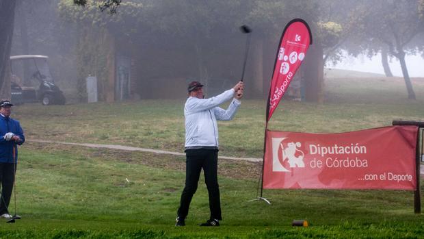 Carlos Menor logra el triunfo en el «Córdoba Golf Experience» pese al mal tiempo