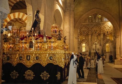 El Señor Rescatado, en el interior de la Catedral de Córdoba
