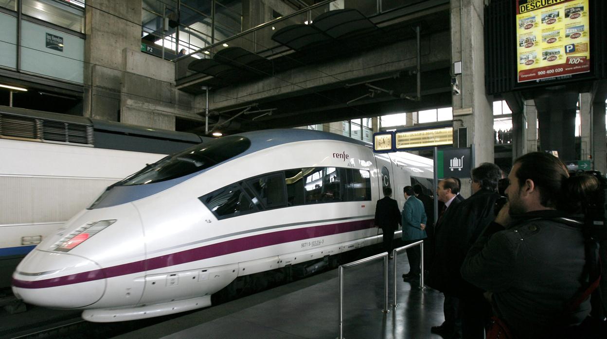 Un tren AVE en Córdoba