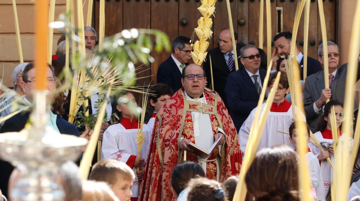 José Juan Jiménez ofició la bendición de las palmas