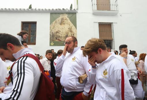 Lágrimas en Capuchinos al conocerse la decisión de La Paz