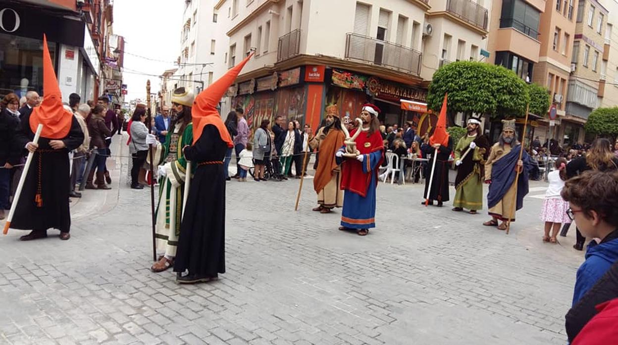 Desfile de figuras bíblicas en Puente Genil