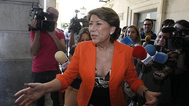 La Junta pagará 90.000 euros a Magdalena Álvarez para su defensa en el caso de los ERE