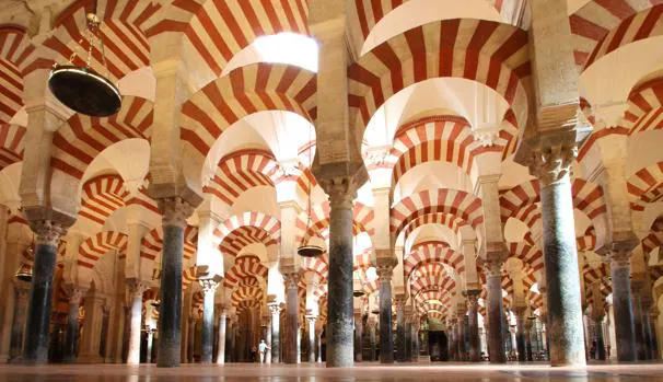 La Mezquita de Córdoba genera un torrente de informes perfectamente inútiles