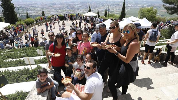 Sol y habas en las Ermitas de Córdoba