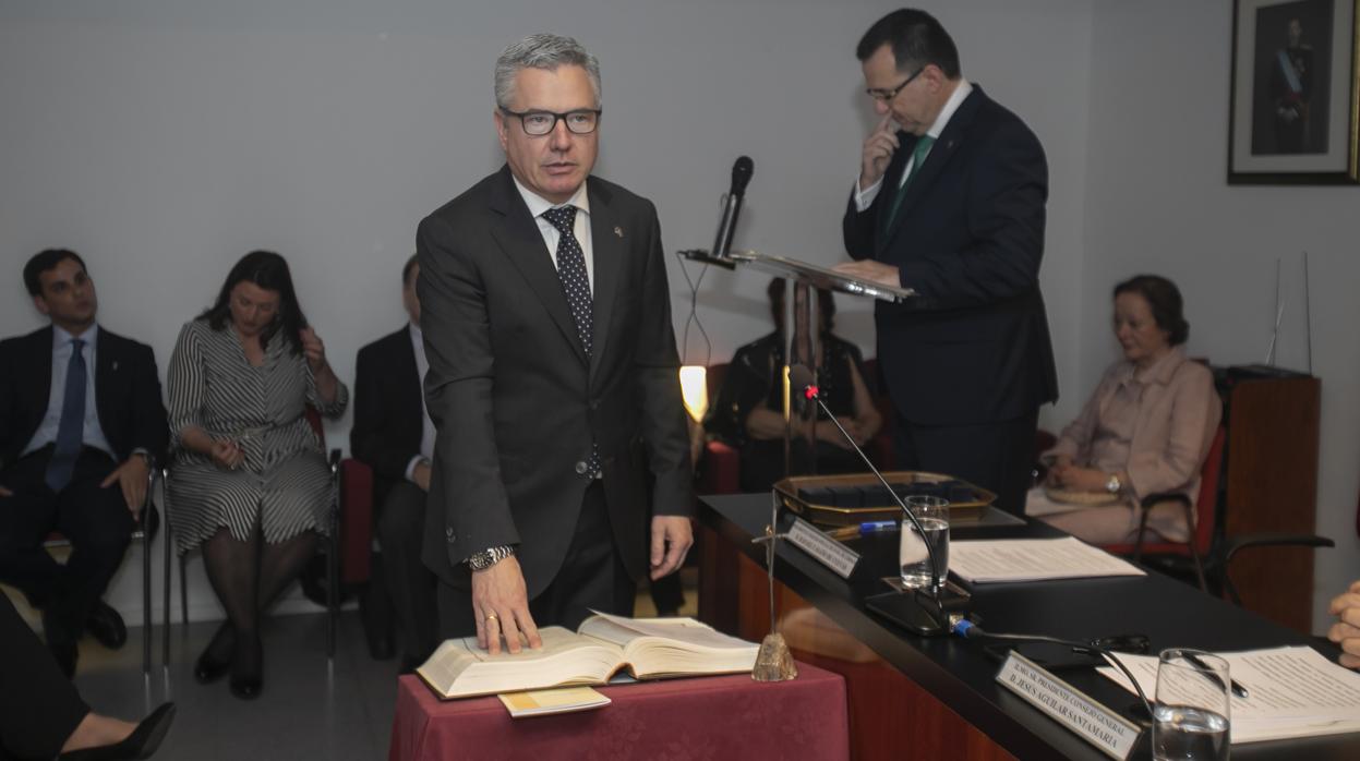 Rafael Casaño toma posesión como nuevo presidente del Colegio de Farmacéuticos de Córdoba