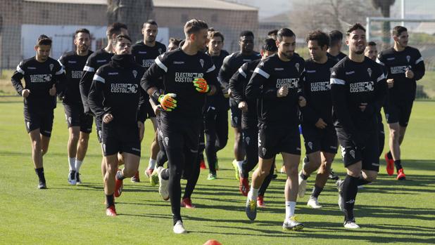 Córdoba CF | Mazambi se ausentó del entrenamiento; Piovaccari y Jaime Romero se retiraron por precaución