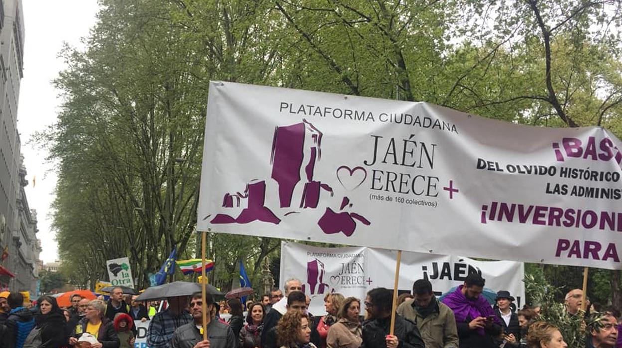 Jaén Merece Más participó en la manifestación de la España vaciada