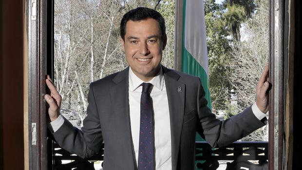 Juanma Moreno saca pecho de sus primeros cien días de Gobierno en la Junta de Andalucía