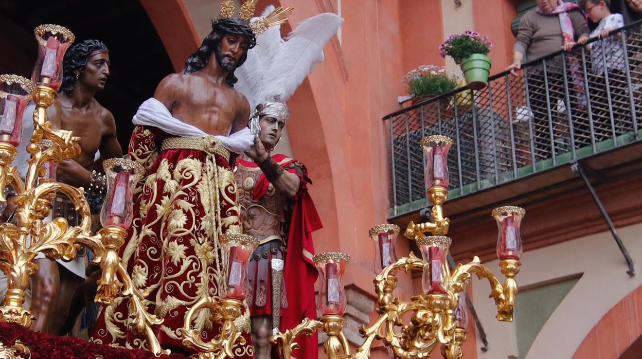 Nuestro Padre Jesús de las Penas, titular de la hermandad de la Esperanza de Córdoba, en la Corredera