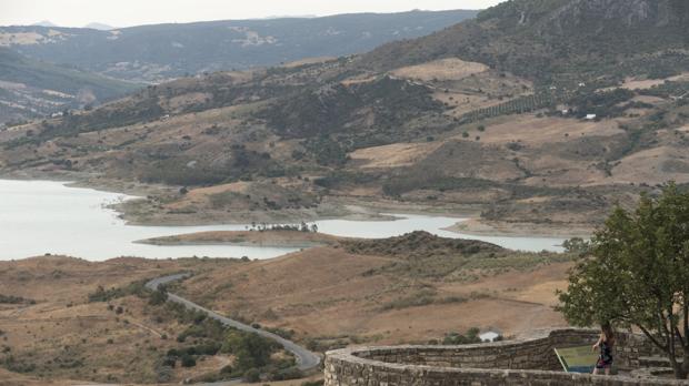 Pantanos andaluces: el vaso medio vacío tras un año seco y un lluvioso abril