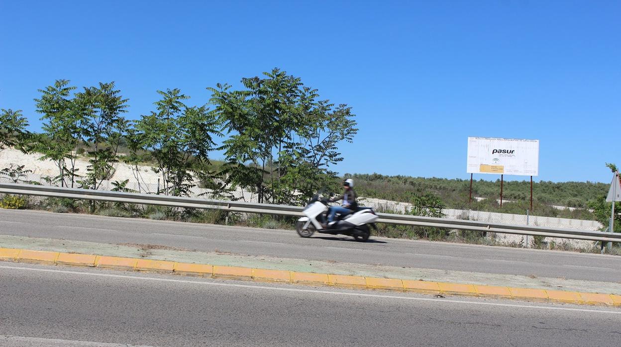 Bolsa de suelo industrial a medio urbanizar donde iba a construirse el Parque Agroalimentario de Aguilar