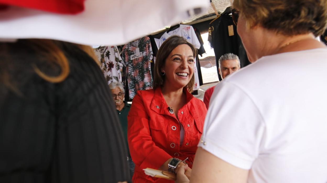 Isabel Ambrosio en un paseo electoral en las Setas