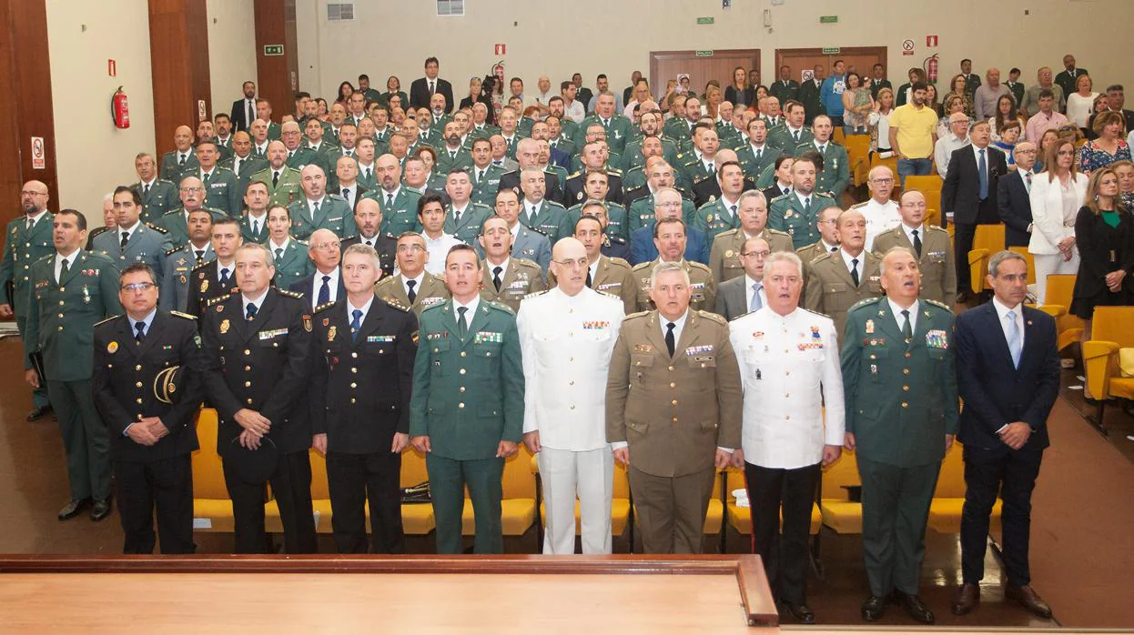 Autoridades y agentes galardonados de la Comandancia de Algeciras