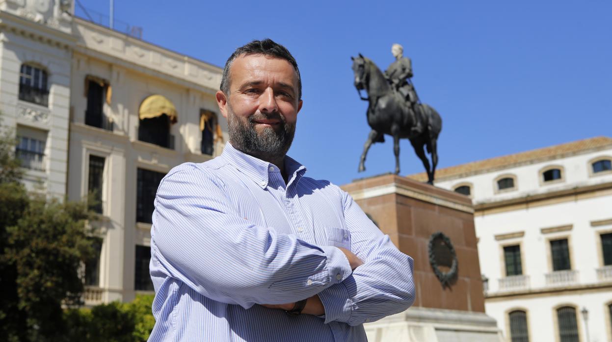 Rafael Saco en su entrevista para ABC en la Plaza de las Tendillas