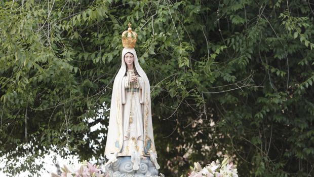 Así repartió pureza por su barrio la Virgen de Fátima de Córdoba