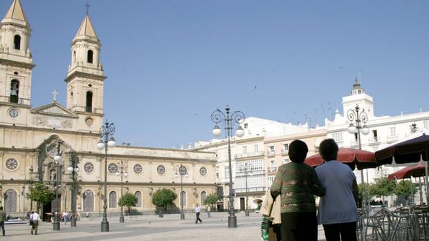 Rosario de la aurora con la imagen de la Virgen Milagrosa