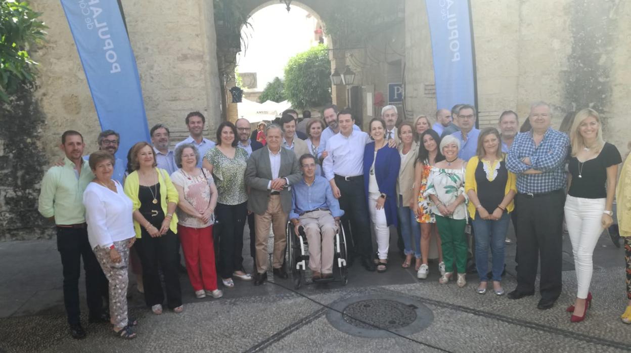 Bellido se ha hecho hoy una foto con los miembros de su lista y su equipo de campaña