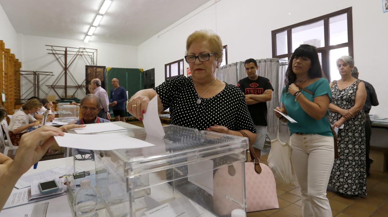 Elecciones municipales en un colegio de Córdoba capital