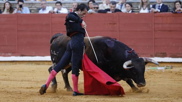 Finito y El Juli cortan sendas orejas en la segunda de la Feria de Córdoba