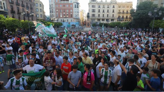 El Córdoba Futsal celebra el ascenso a Primera en las Tendillas