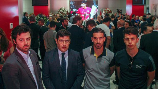 El Córdoba CF, presente en la capilla ardiente de Reyes