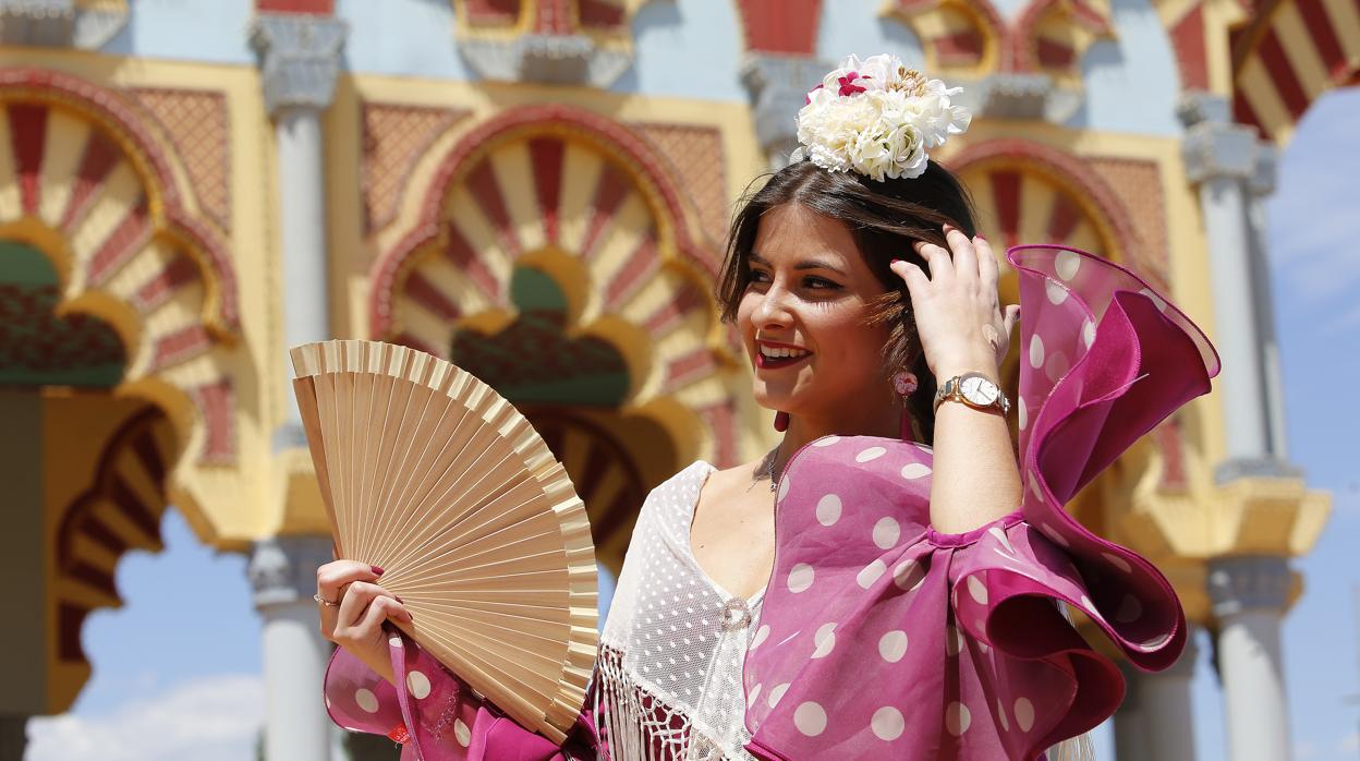 Una joven en la portada de la Feria de este año