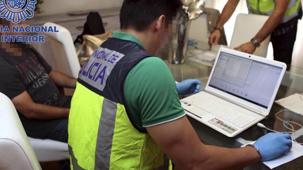 Detenido un menor de Córdoba por usurpar el perfil  de una niña y publicar fotos suyas en ropa interior