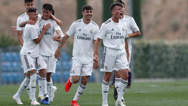 Vídeo | El golazo del juvenil cordobés Antonio Blanco desde el centro del campo en el Real Madrid-Barcelona