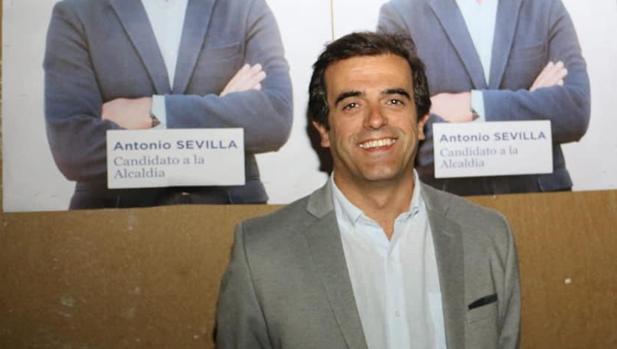 El número uno de Vox en Torremolinos pone en manos del partido su acta como concejal tras el escándalo del Orgullo