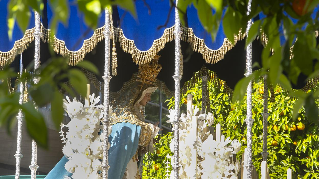 María Santísima de la Estrella durante su salida procesional el Lunes Santo del 2019