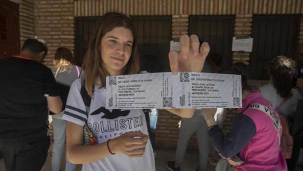 ¿Es legal ceder el DNI para el concierto de Rosalía en Córdoba?