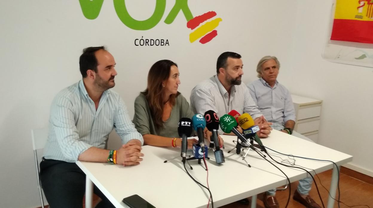 Los responsables de Vox en la comparecencia