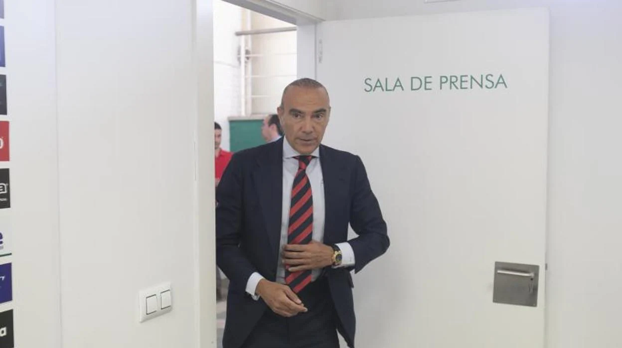 El exdirector deportivo del Córdoba CF Luis Oliver, el día de su despedida