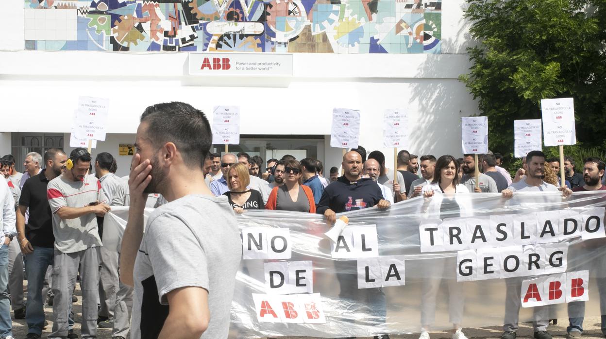 Protesta de trabajadores de la planta de ABB en Córdoba en mayo de 2018