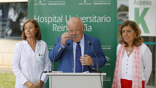 El consejero de Salud, contra el aborto: «Lo fácil es llegar y el chupetón»