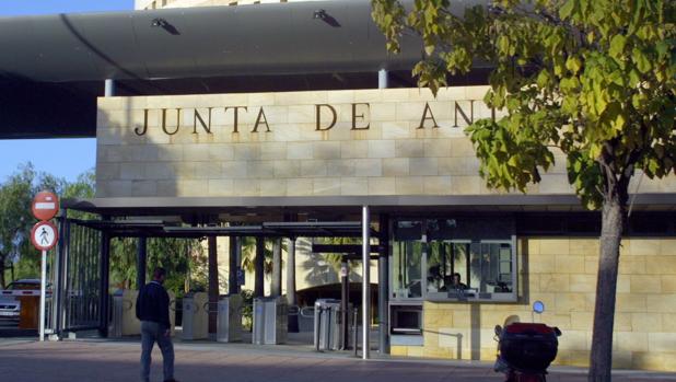 La Junta cambia la forma de elegir a los directores de los colegios públicos de Andalucía