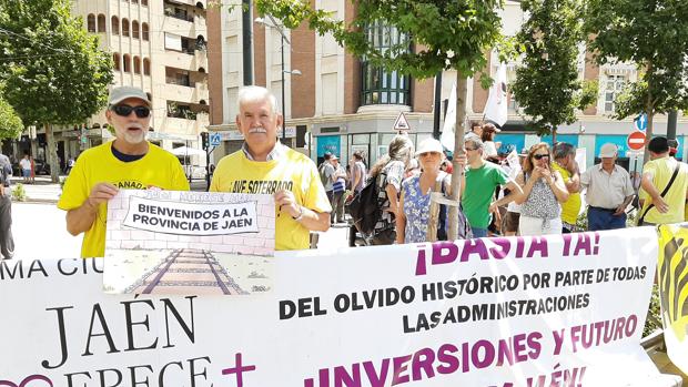 La sociedad estalla por el aislamiento ferroviario de Jaén