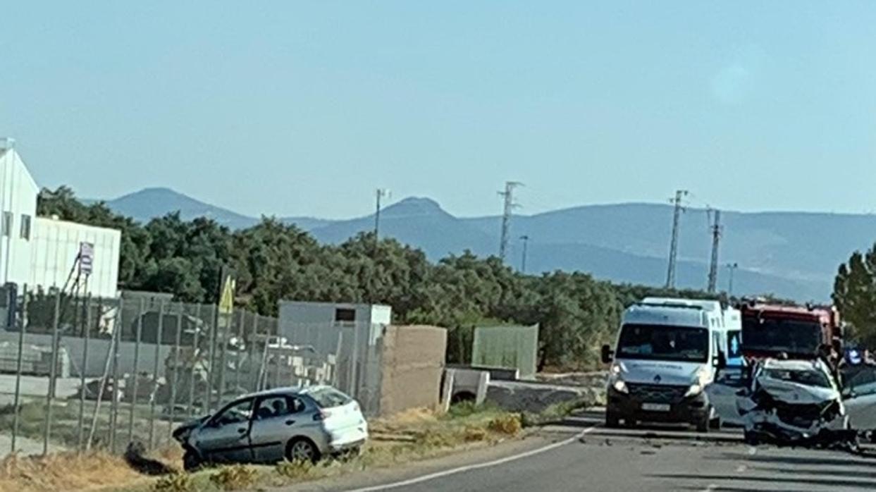 Estado en el que quedaron los vehículos tras el accidente de tráfico en Los Arenales