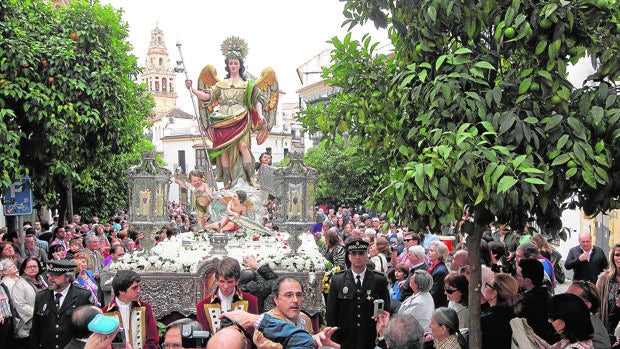 San Rafael, el Sagrado Corazón de Jesús y la Virgen de los Dolores reconstruyen hoy su historia en Córdoba