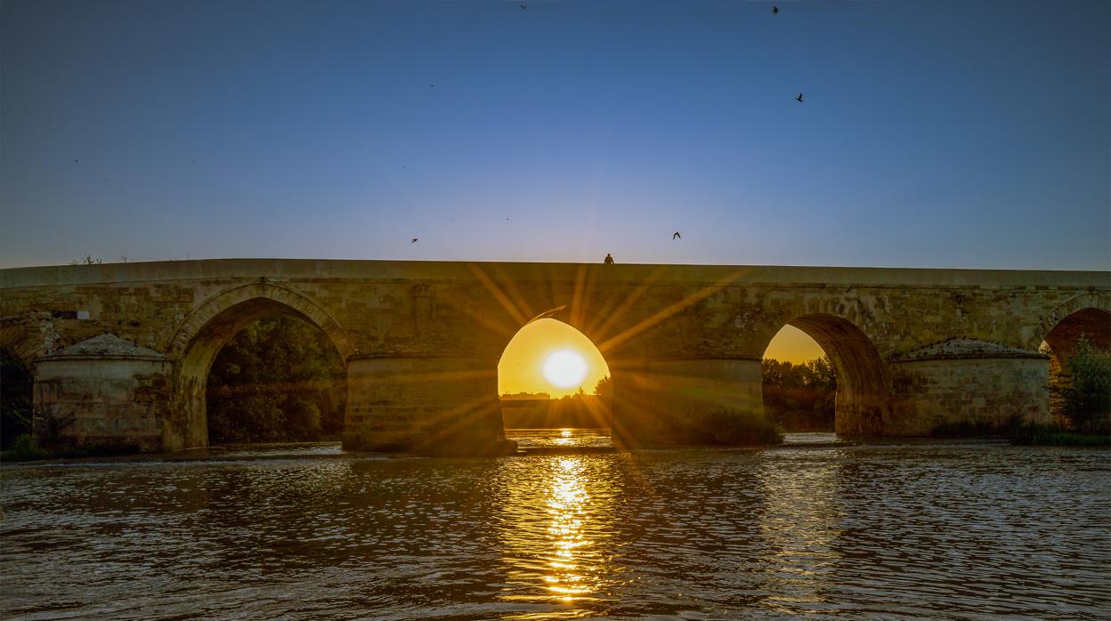 «Al alba desde el puente», la imagen ganadora del concurso FotoCórdoba